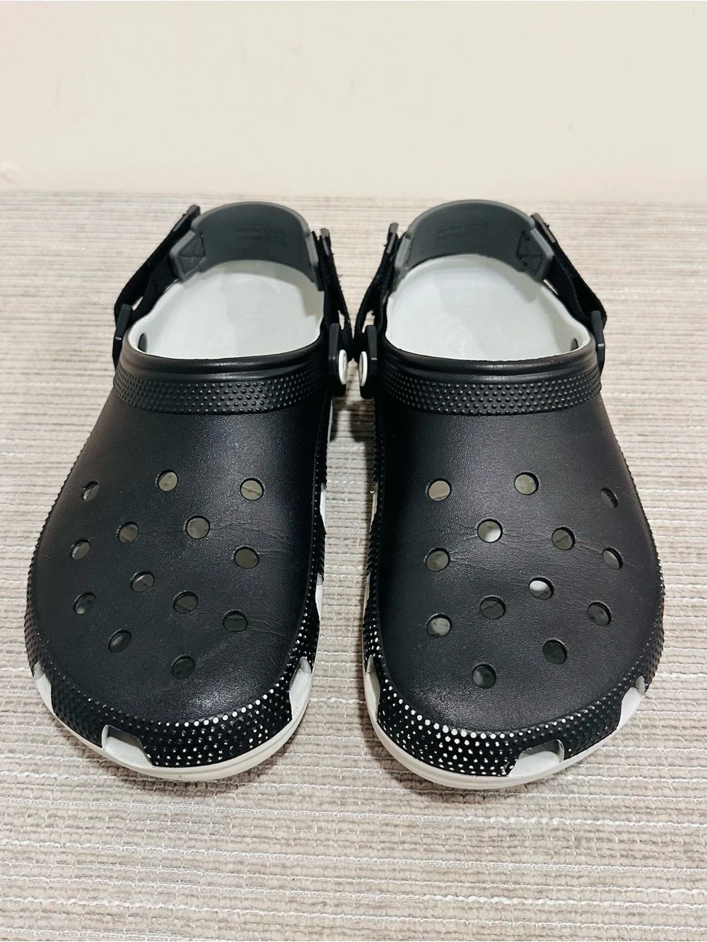Crocs CLASSIC TURBO CLOG- Dual Comfort Adjustable Black-Unisex Sizes M9/W11‎